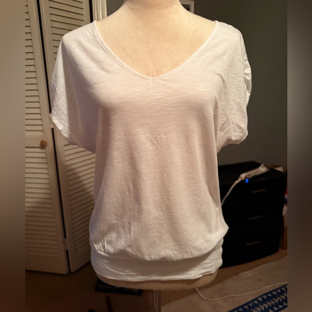 Express White V-Neck Short Sleeve Blouson Top
